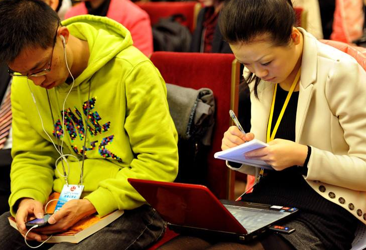 赤峰考生可以拨打热线咨询五种情况下的大学生资助政策